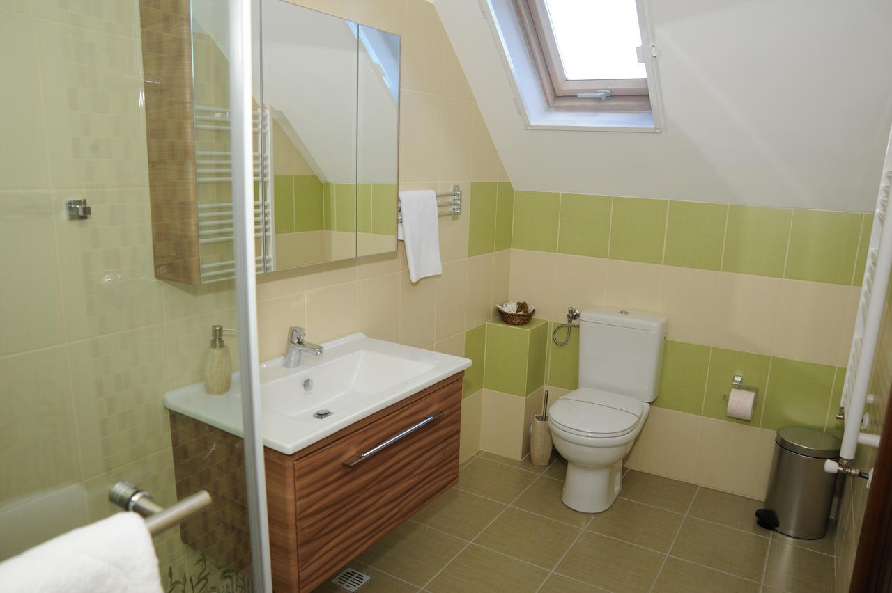 Pangaracior Castelul De Smarald Bed & Breakfast エクステリア 写真