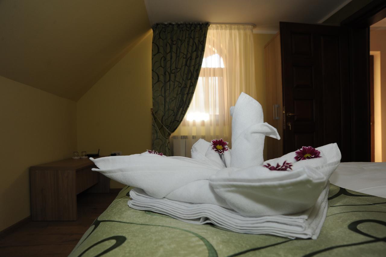 Pangaracior Castelul De Smarald Bed & Breakfast エクステリア 写真